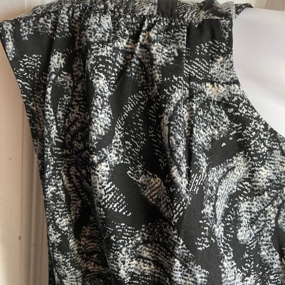 H&M SIZE 4 DRESS - Picture 6 of 10